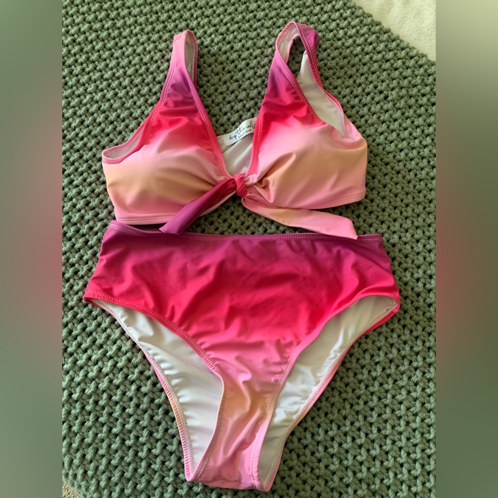 Drop the walls boutique 2pc bikini, size large, NWOT